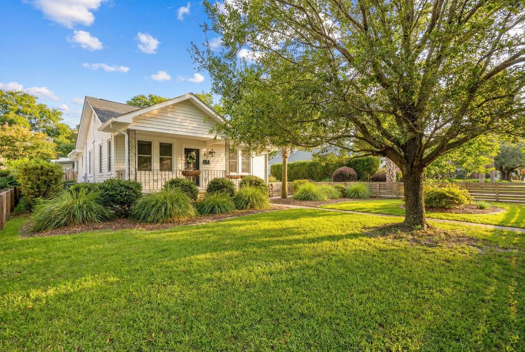 Photo of 39 Riverdale Drive, Charleston, SC 29407 (MLS # 26007774)