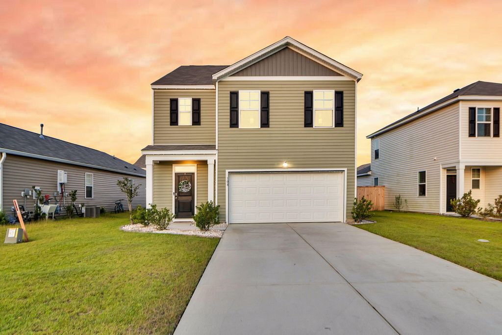 Photo of 108 Holly Leaf Lane, Summerville, SC 29486 (MLS # 25020653)