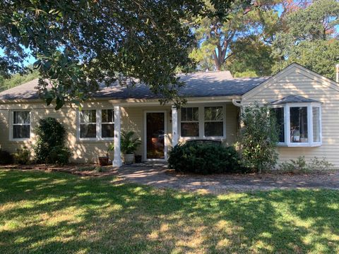 Photo of 734 Powhatan Avenue, Mount Pleasant, SC 29464 (MLS # 25031119)