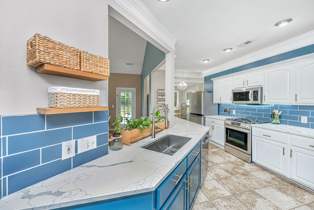 Photo of 106 Lee Street, Summerville, SC 29485 (MLS # 26010196)