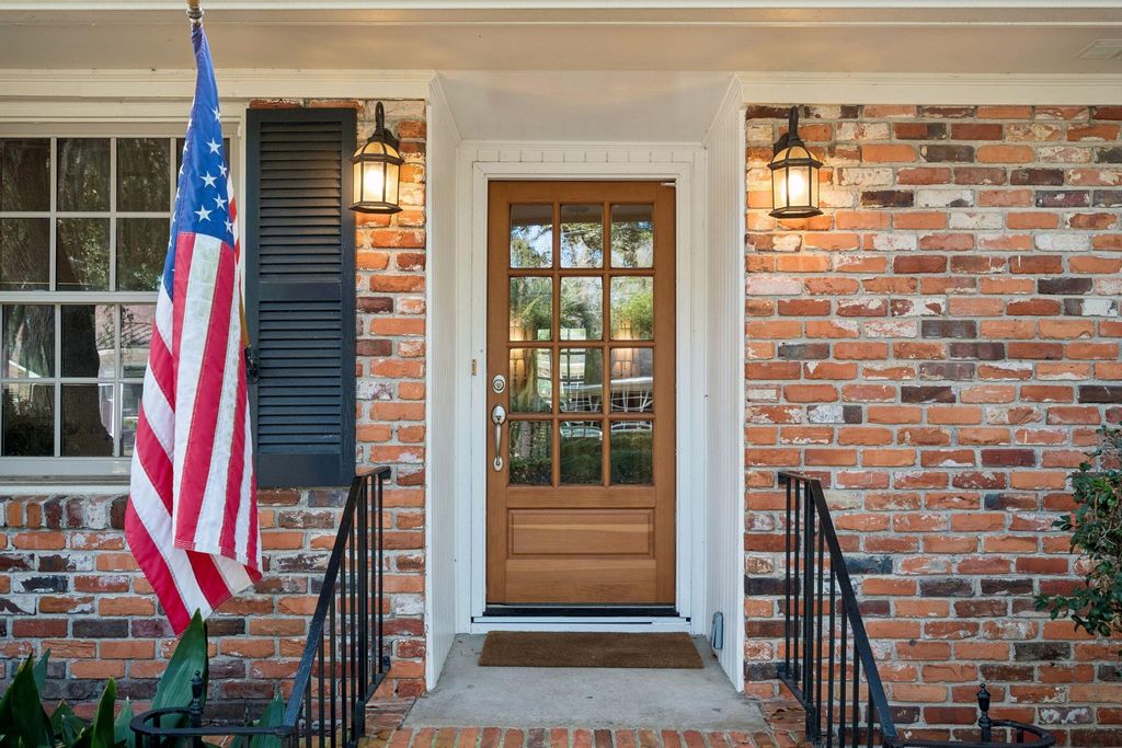Photo of 1209 Kensington Drive, Charleston, SC 29407 (MLS # 26014432)