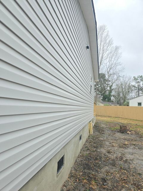 A home in North Charleston
