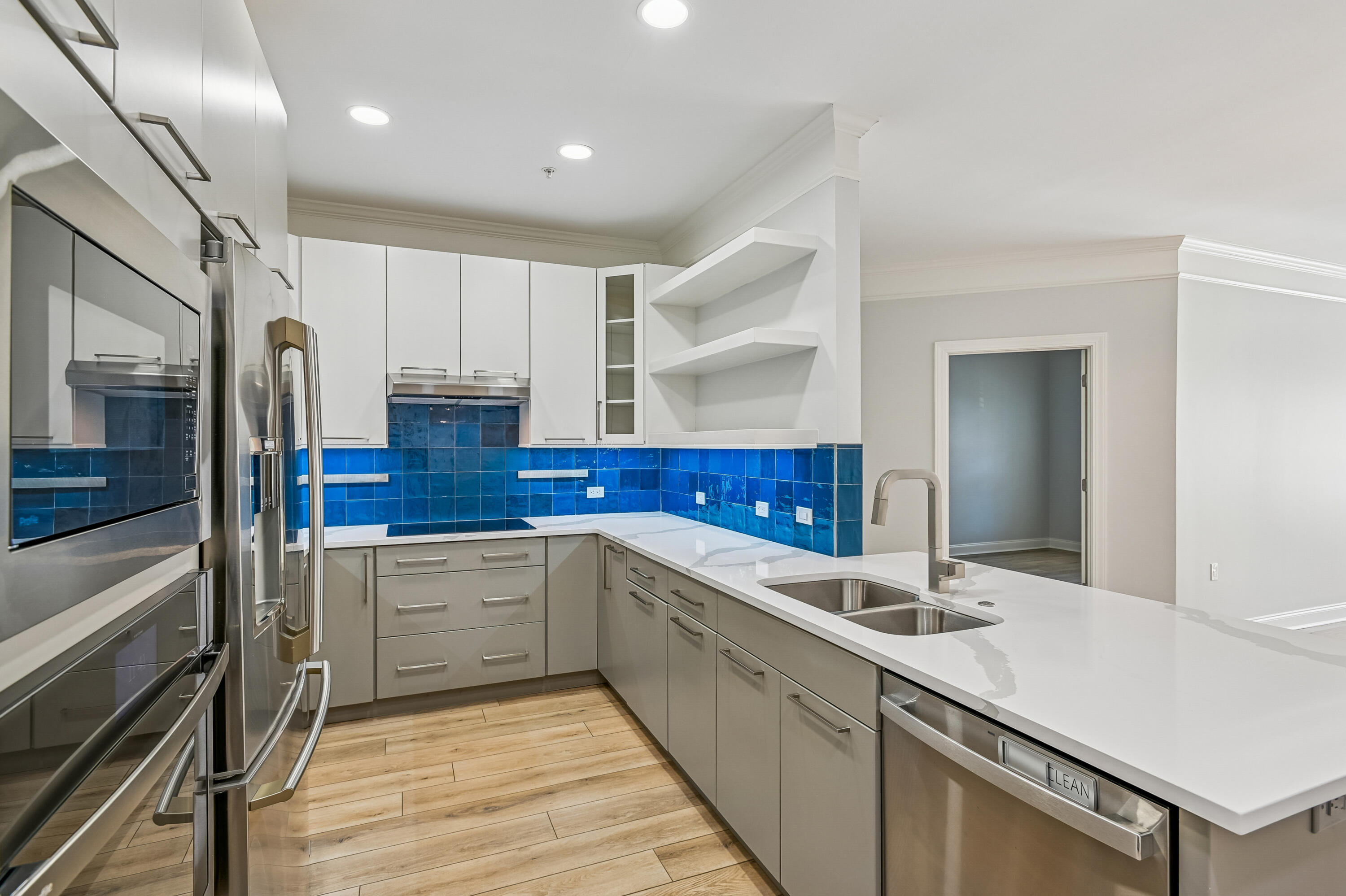 1025 Riverland Woods Place 305