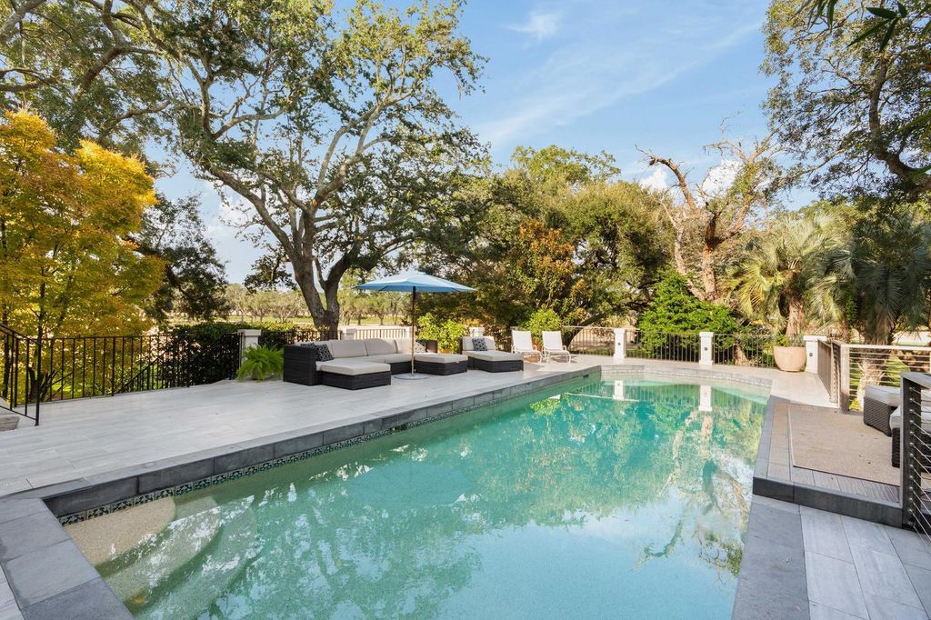 Photo of 1429 Burningtree Road, Charleston, SC 29412 (MLS # 25027957)