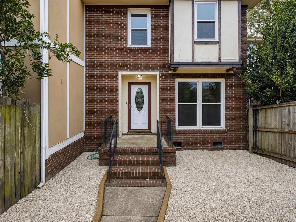 Photo of 1320 Bowman Road, Mount Pleasant, SC 29464 (MLS # 26022136)