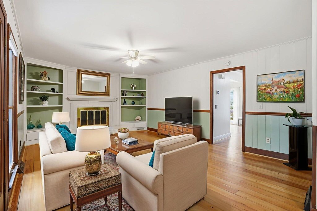 Photo of 116 Stratford Drive, Summerville, SC 29485 (MLS # 25032217)