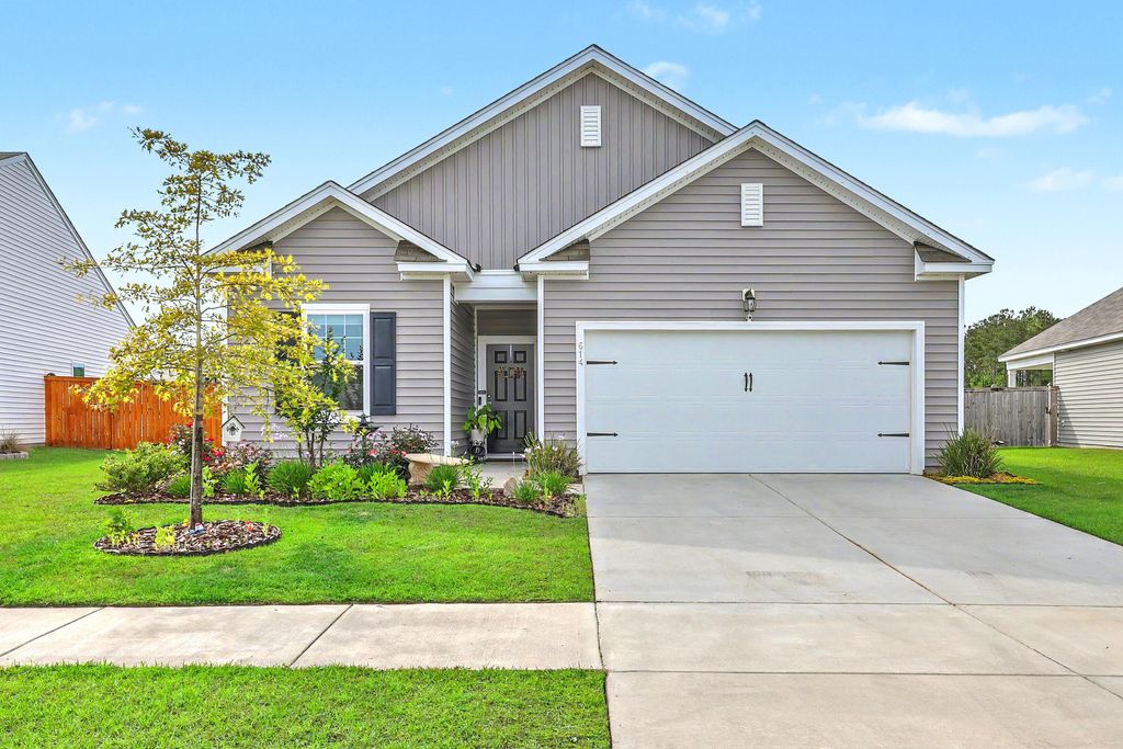 Photo of 614 Polaris Way, Summerville, SC 29486 (MLS # 26010686)