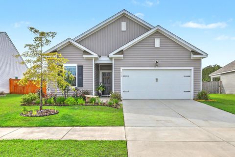 Photo of 614 Polaris Way, Summerville, SC 29486 (MLS # 26010686)