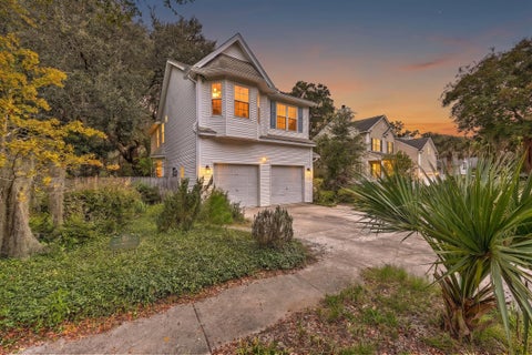 Photo of 1759 Crystal Lake Drive, Charleston, SC 29412 (MLS # 26025941)