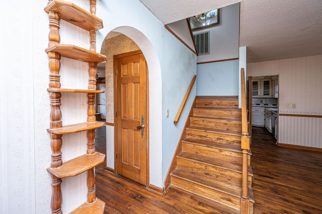 Photo of 733 Lake Frances Drive, Charleston, SC 29412 (MLS # 25029890)