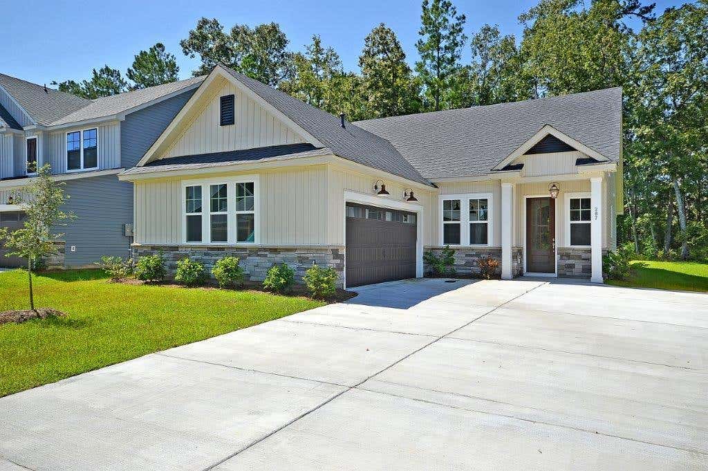 Photo of 222 Creek Pointe Drive, Moncks Corner, SC 29461 (MLS # 26016127)