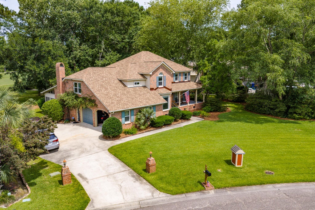 Photo of 2 Cutchin Court, Charleston, SC 29414 (MLS # 26017025)
