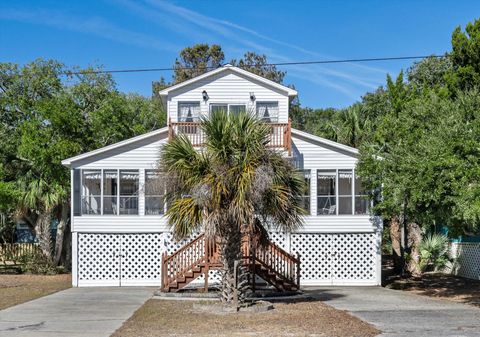 A home in Edisto Beach