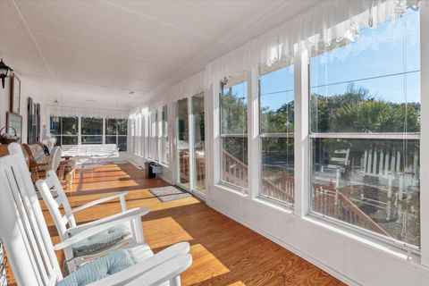 A home in Edisto Beach