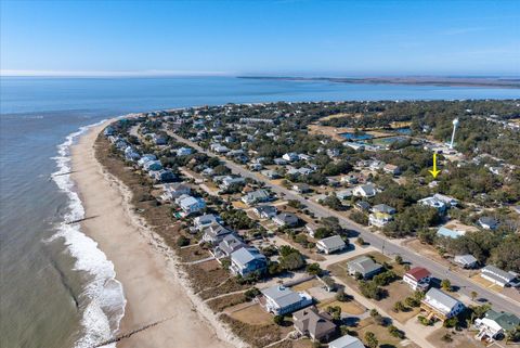 A home in Edisto Beach