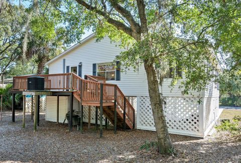 A home in Edisto Beach