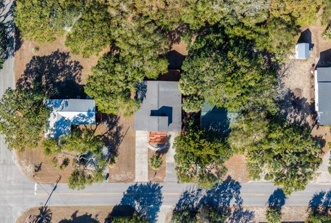 A home in Edisto Beach