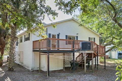 A home in Edisto Beach