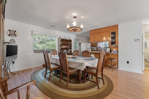 A home in Edisto Beach