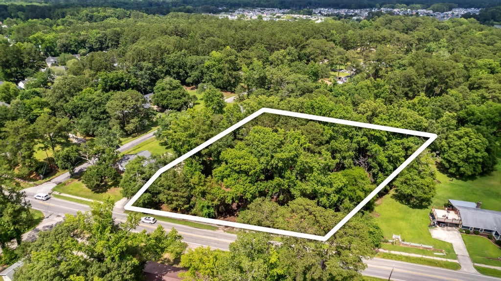 Photo of 810 Orangeburg Road, Summerville, SC 29483 (MLS # 26002762)