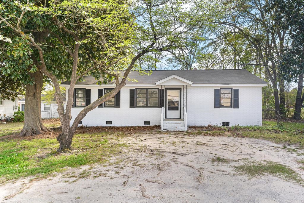 Photo of 1069 Chestnut Street, Orangeburg, SC 29115 (MLS # 26008943)