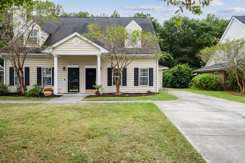 Photo of 2260 Kings Gate Lane, Mount Pleasant, SC 29466 (MLS # 25026827)