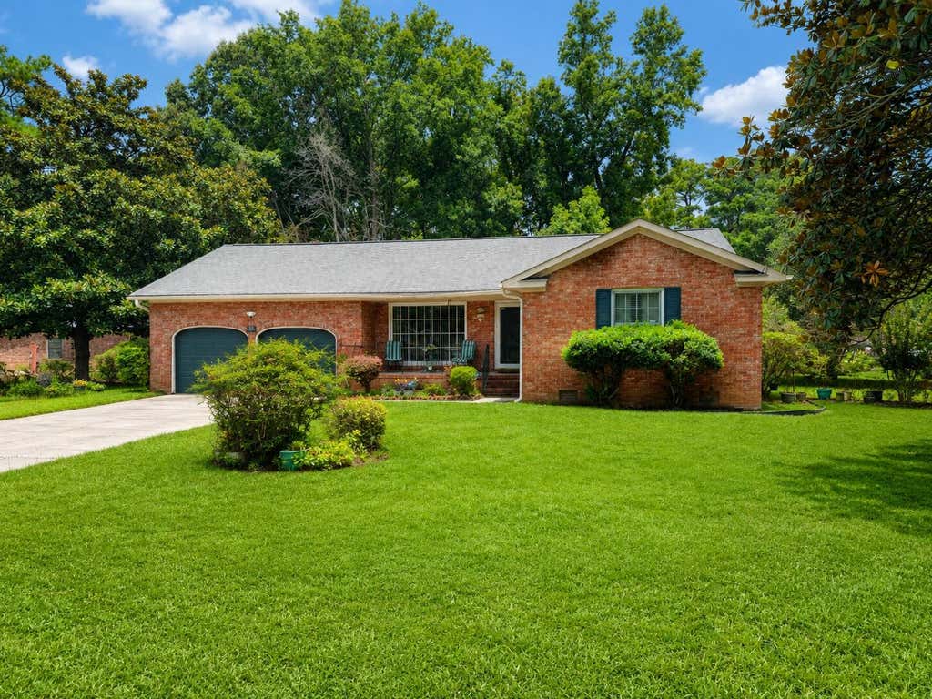 Photo of 300 Driver Avenue, Summerville, SC 29483 (MLS # 26022812)