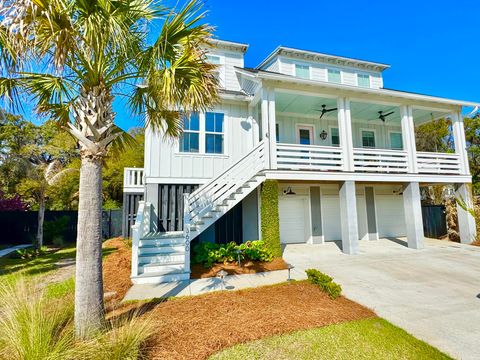 Photo of 3600 Tidal Flat Circle, Mount Pleasant, SC 29466 (MLS # 26011810)