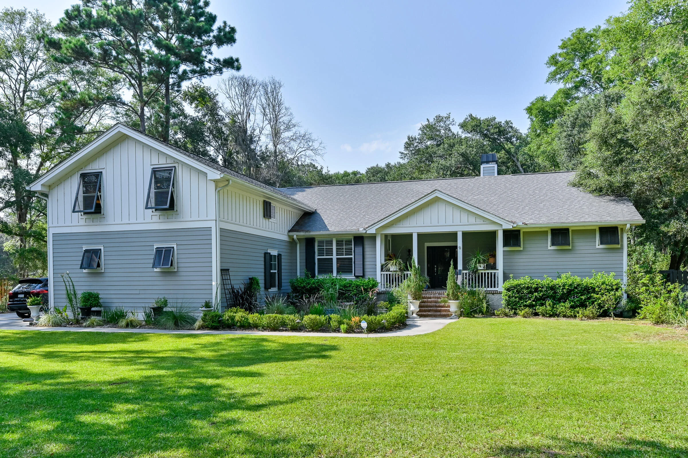 9 Bajala Drive East Dr