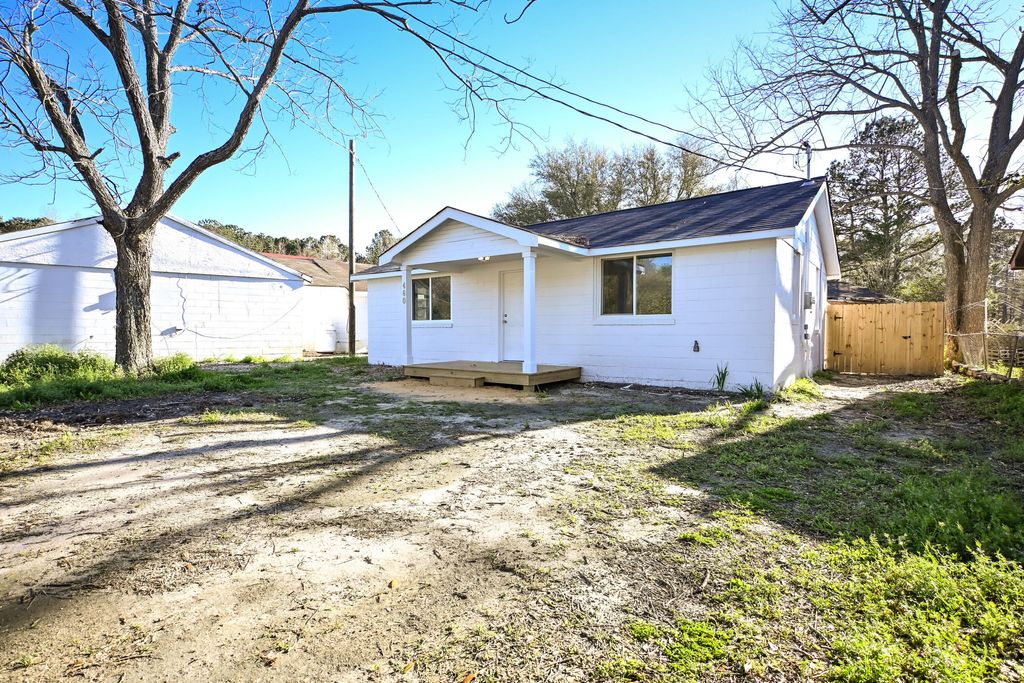 Photo of 460 Bay Street, Elloree, SC 29047 (MLS # 26011182)