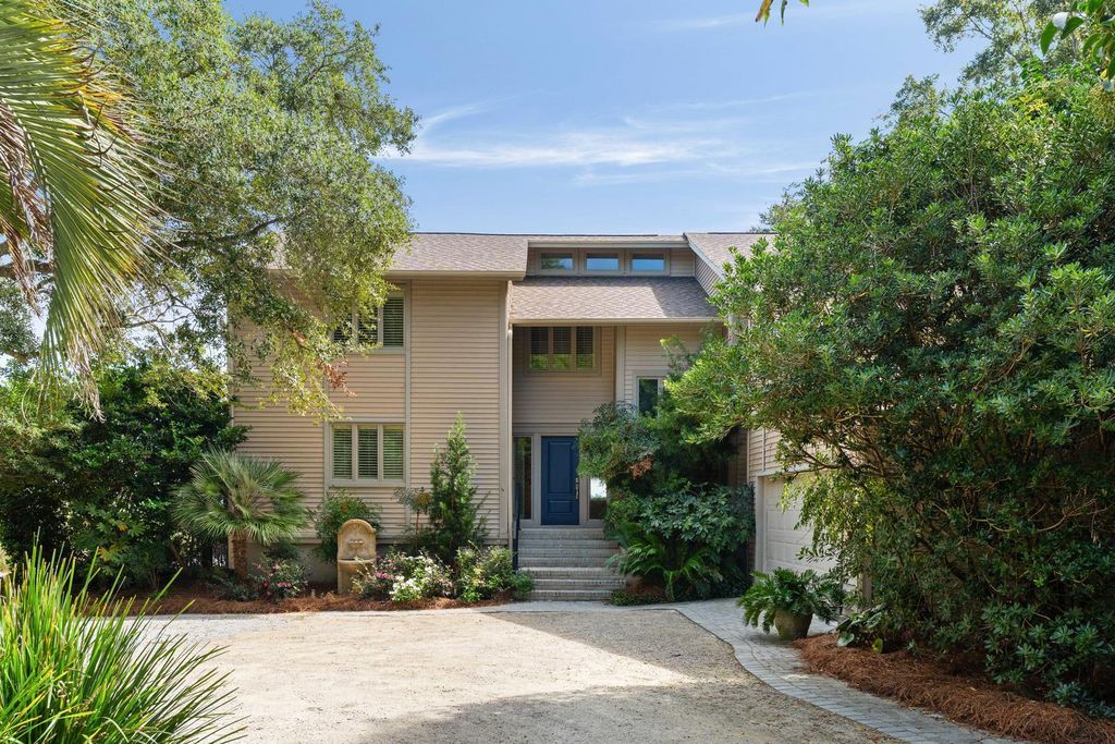 Photo of 130 E Edgewater Drive, Charleston, SC 29407 (MLS # 25026748)