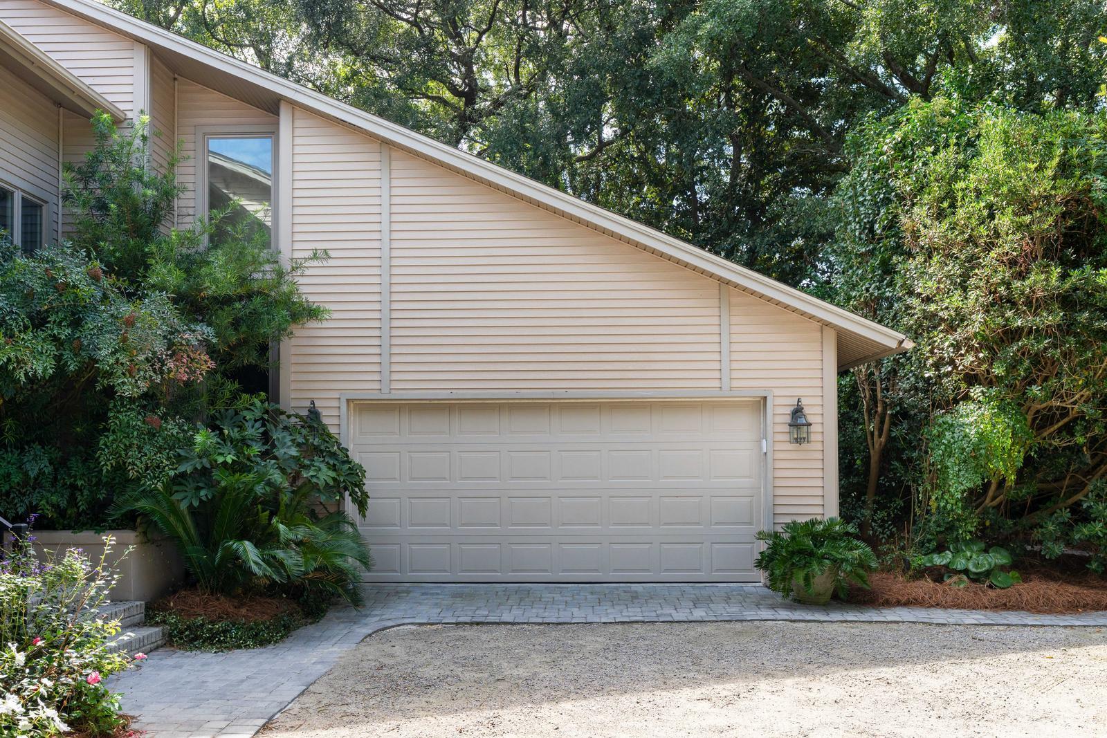 130 E Edgewater Drive