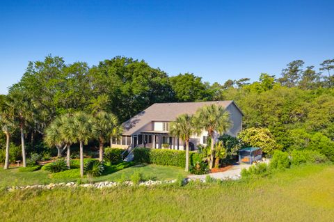 Photo of 130 E Edgewater Drive, Charleston, SC 29407 (MLS # 25026748)
