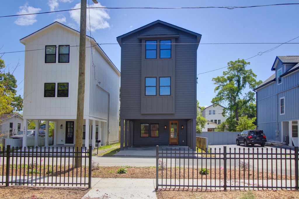 Photo of 2009 Arbutus Avenue, Charleston, SC 29405 (MLS # 26013215)