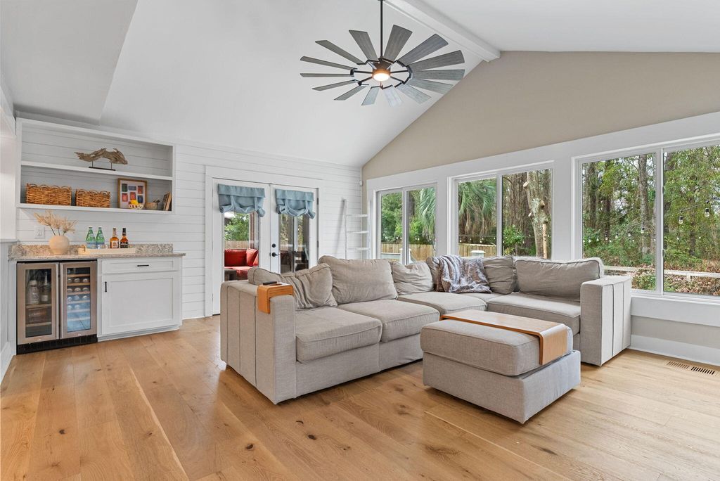 Photo of 978 Law Lane, Mount Pleasant, SC 29464 (MLS # 26005159)