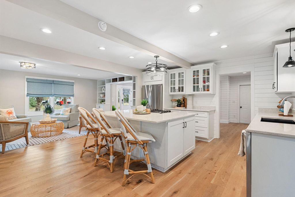 Photo of 978 Law Lane, Mount Pleasant, SC 29464 (MLS # 26005159)