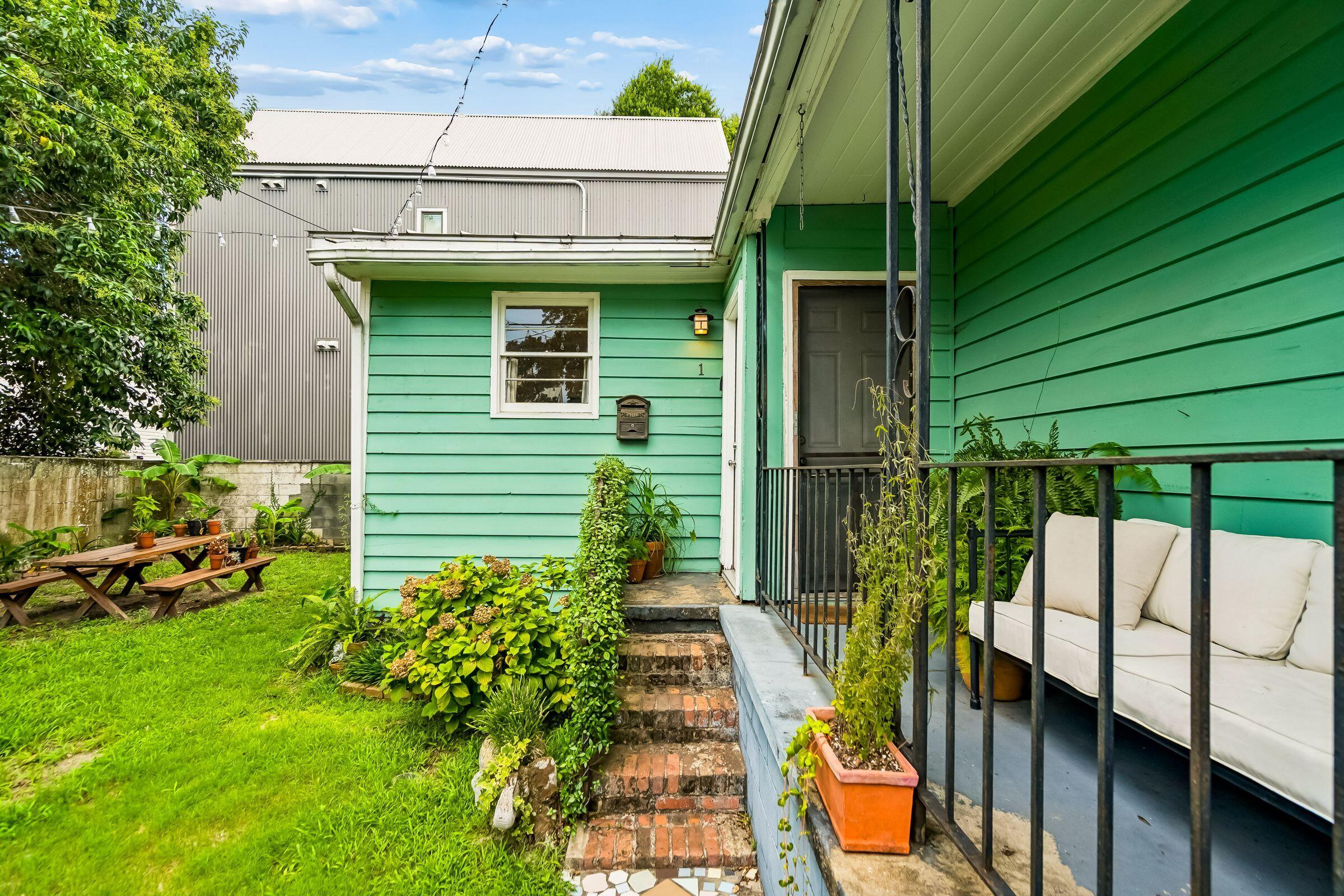 1 Maranda Holmes Street