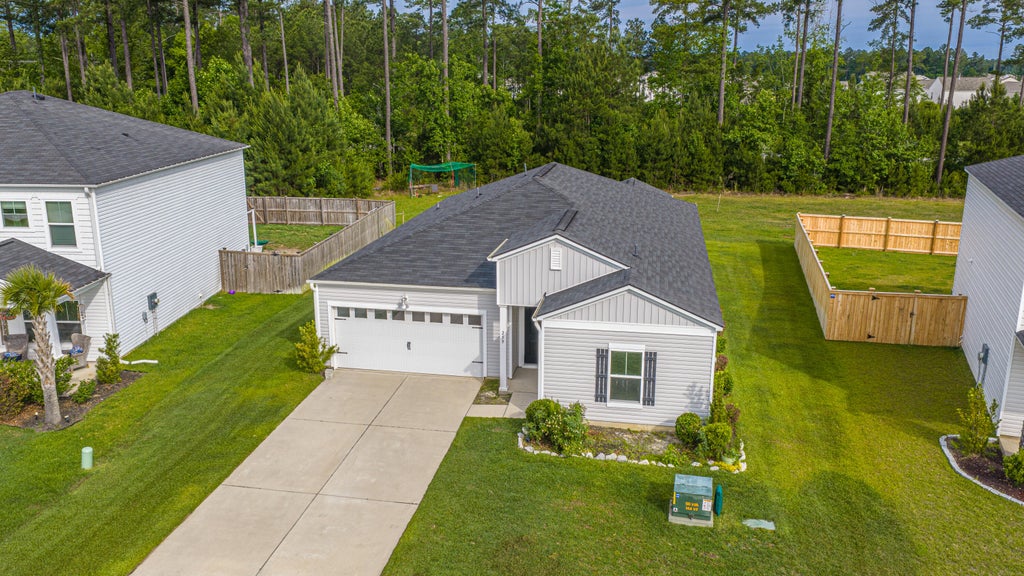 Photo of 259 Firewheel Court, Summerville, SC 29486 (MLS # 26024518)