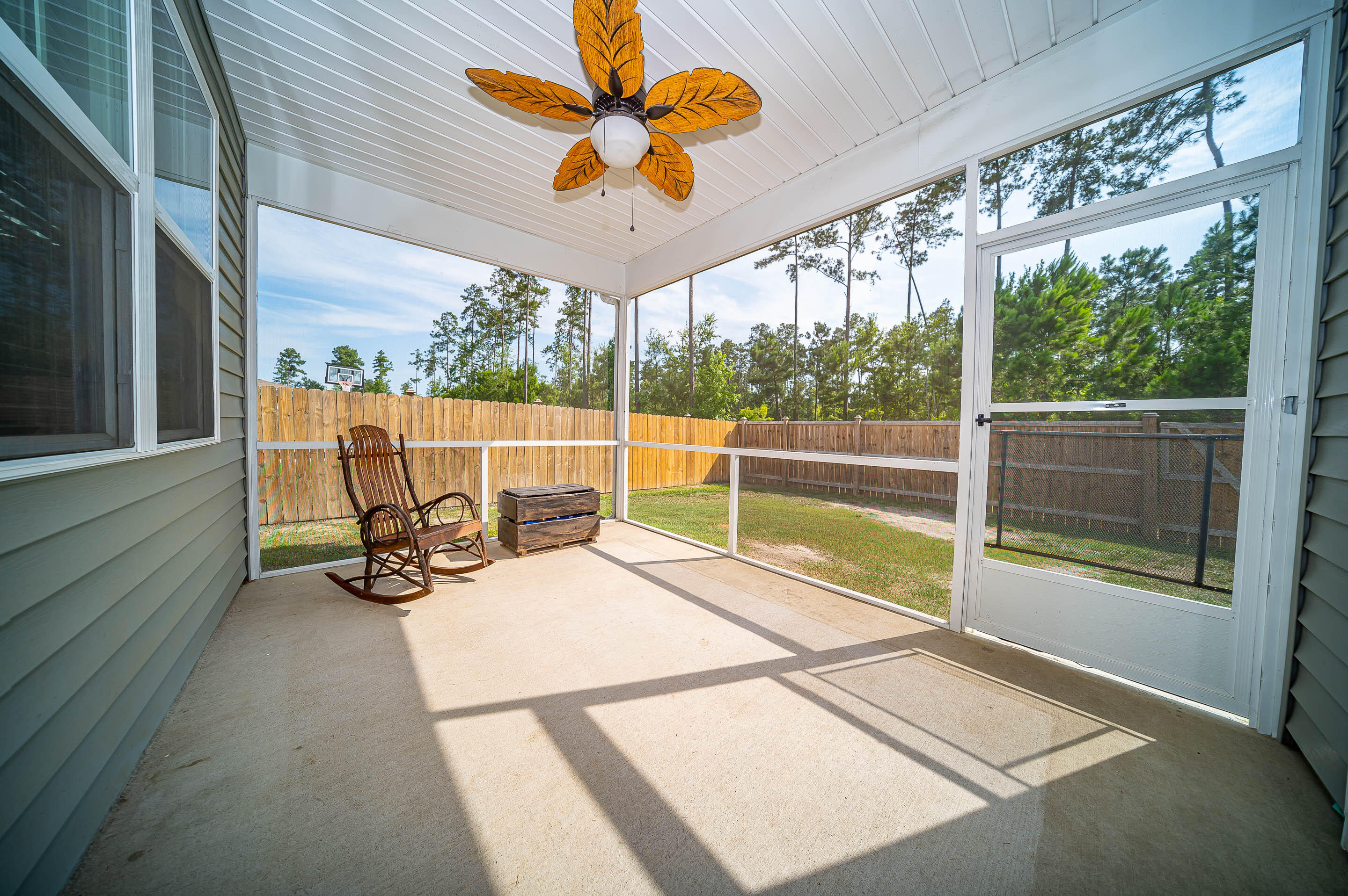 Photo 53 of 70 of 425 Zenith Boulevard house
