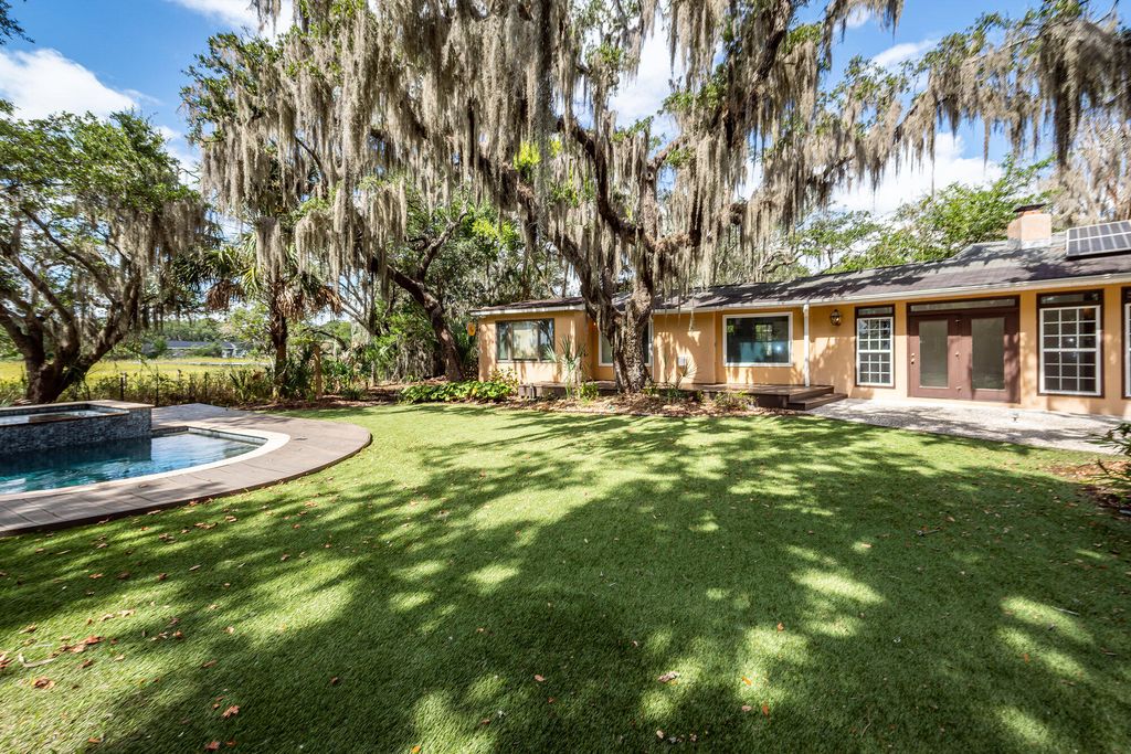 Photo of 68 Chadwick Drive, Charleston, SC 29407 (MLS # 25027994)