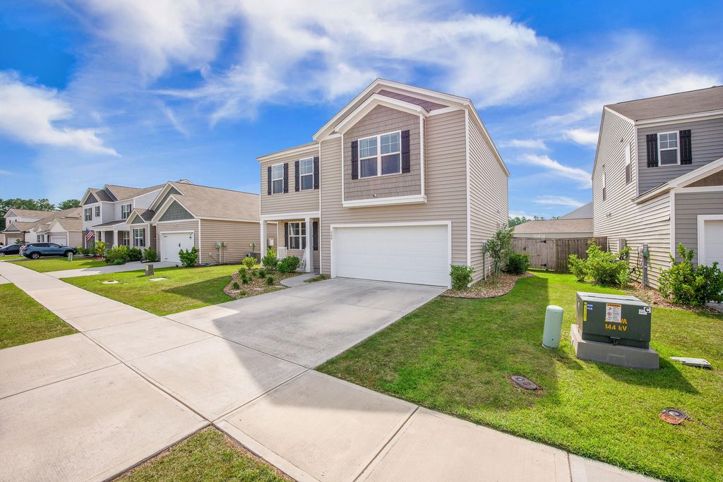 Photo of 364 Lake Ridge Boulevard, Summerville, SC 29486 (MLS # 26003581)