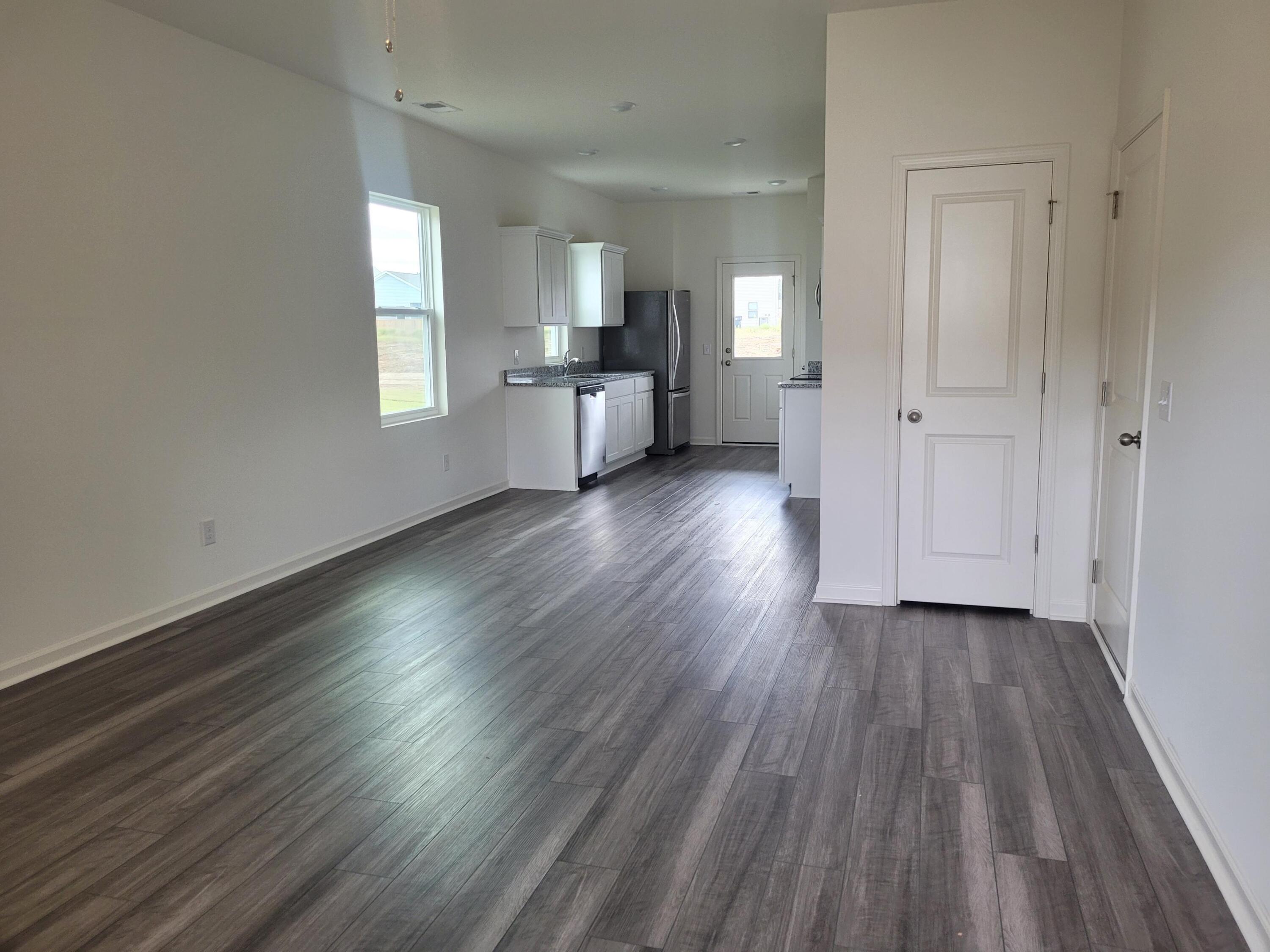 1212 Carriage Wood Circle
