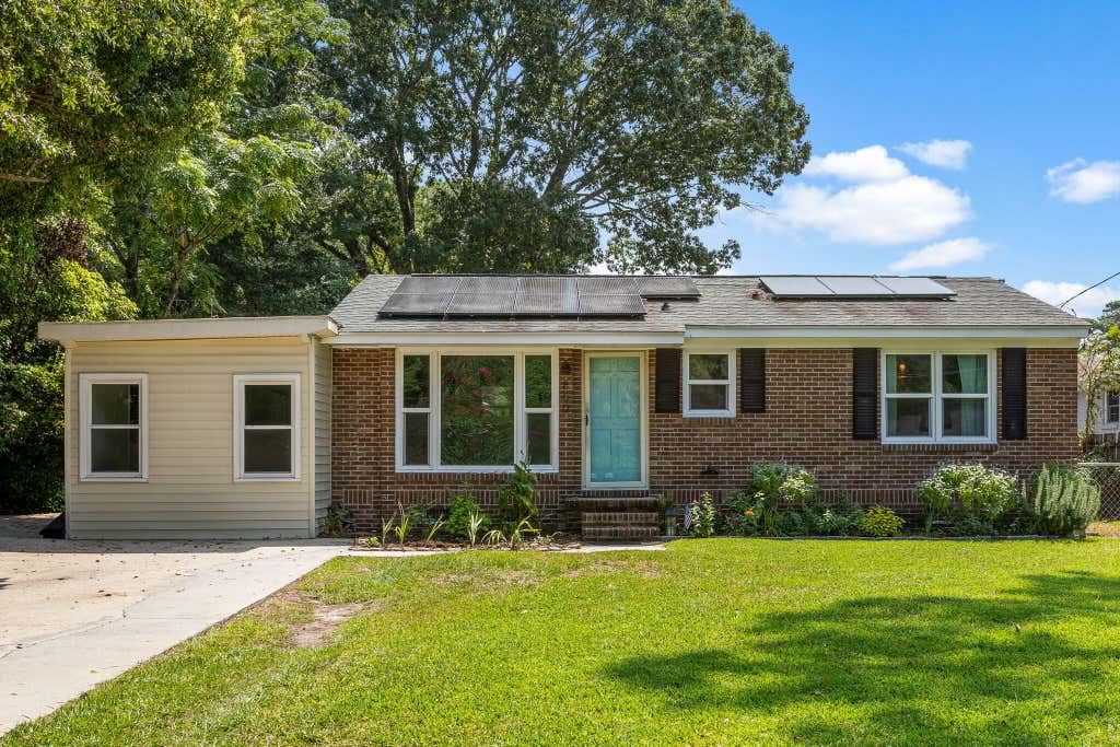 Photo of 860 Santee Street, Charleston, SC 29412 (MLS # 26021907)