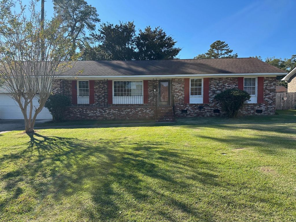 Photo of 112 Swan Drive, Summerville, SC 29485 (MLS # 25028433)