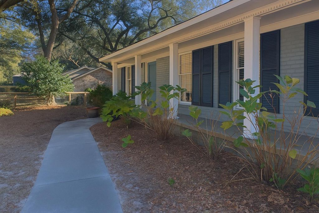 Photo of 204 Chucker Drive, Summerville, SC 29485 (MLS # 26000856)