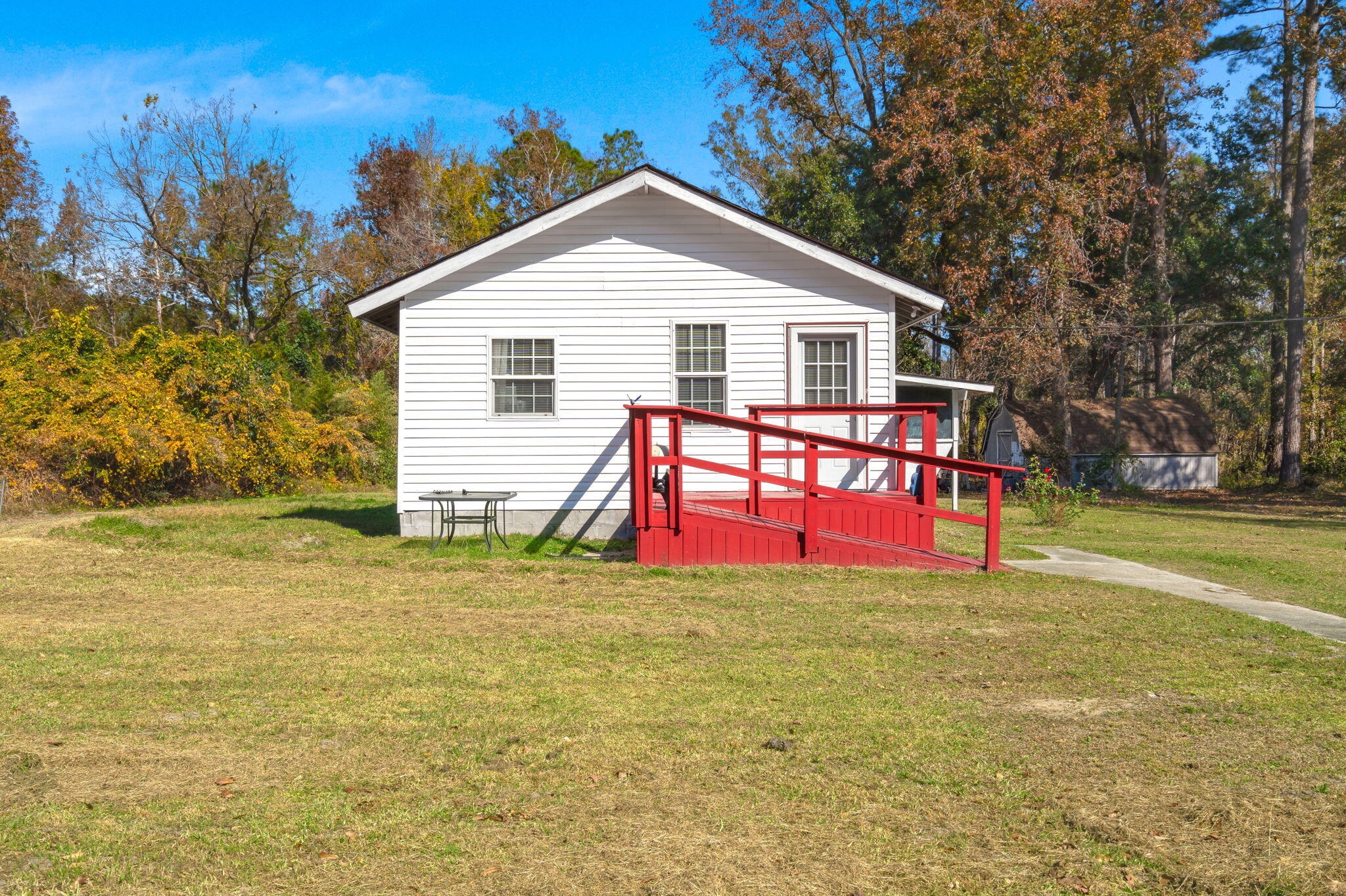 11341 Cottageville Highway