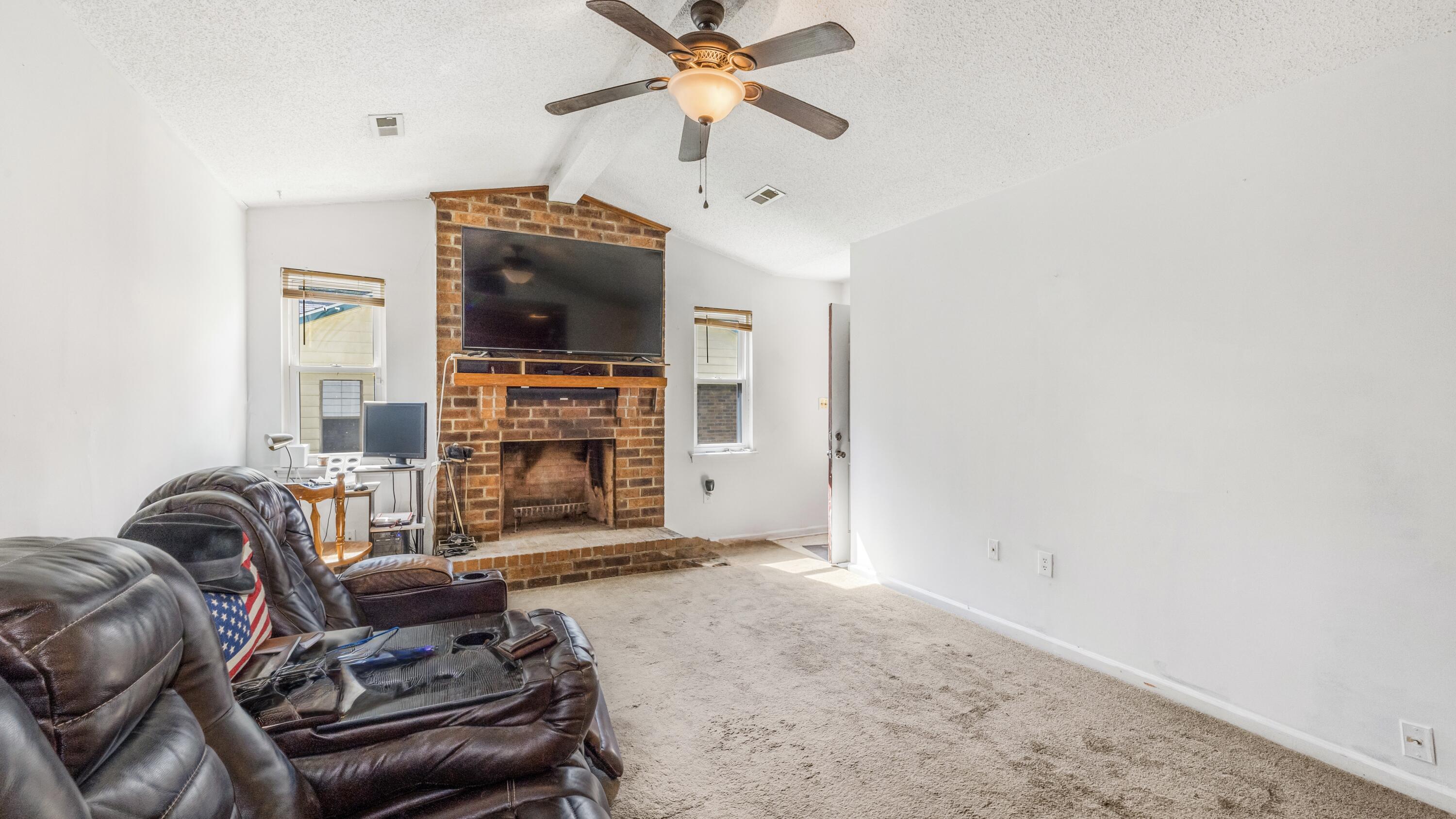 7632 Valleyview Circle