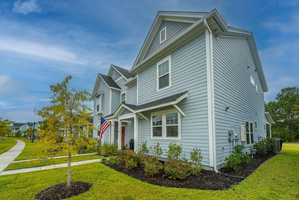 Photo of 146 Helena Park Drive, Summerville, SC 29486 (MLS # 26028020)