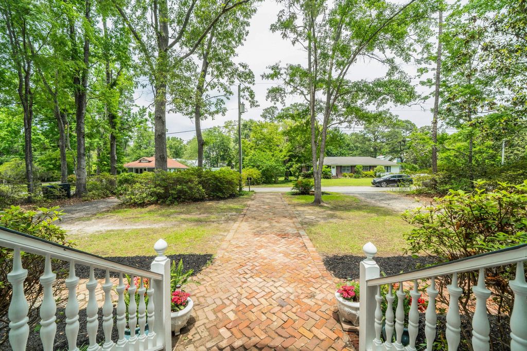 Photo of 204 E 4th South Street, Summerville, SC 29483 (MLS # 26013711)