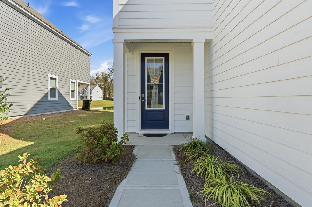 Photo of 190 E Pinckney Street, Summerville, SC 29485 (MLS # 26013932)